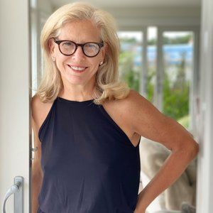 Meet your Posher, Lucy